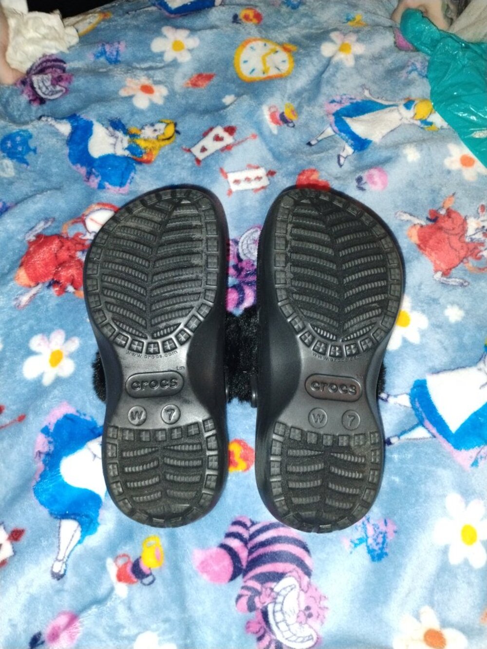 Crocs Classic Fuzzy Lined Platform Clog - Women's - Picture 7 of 7